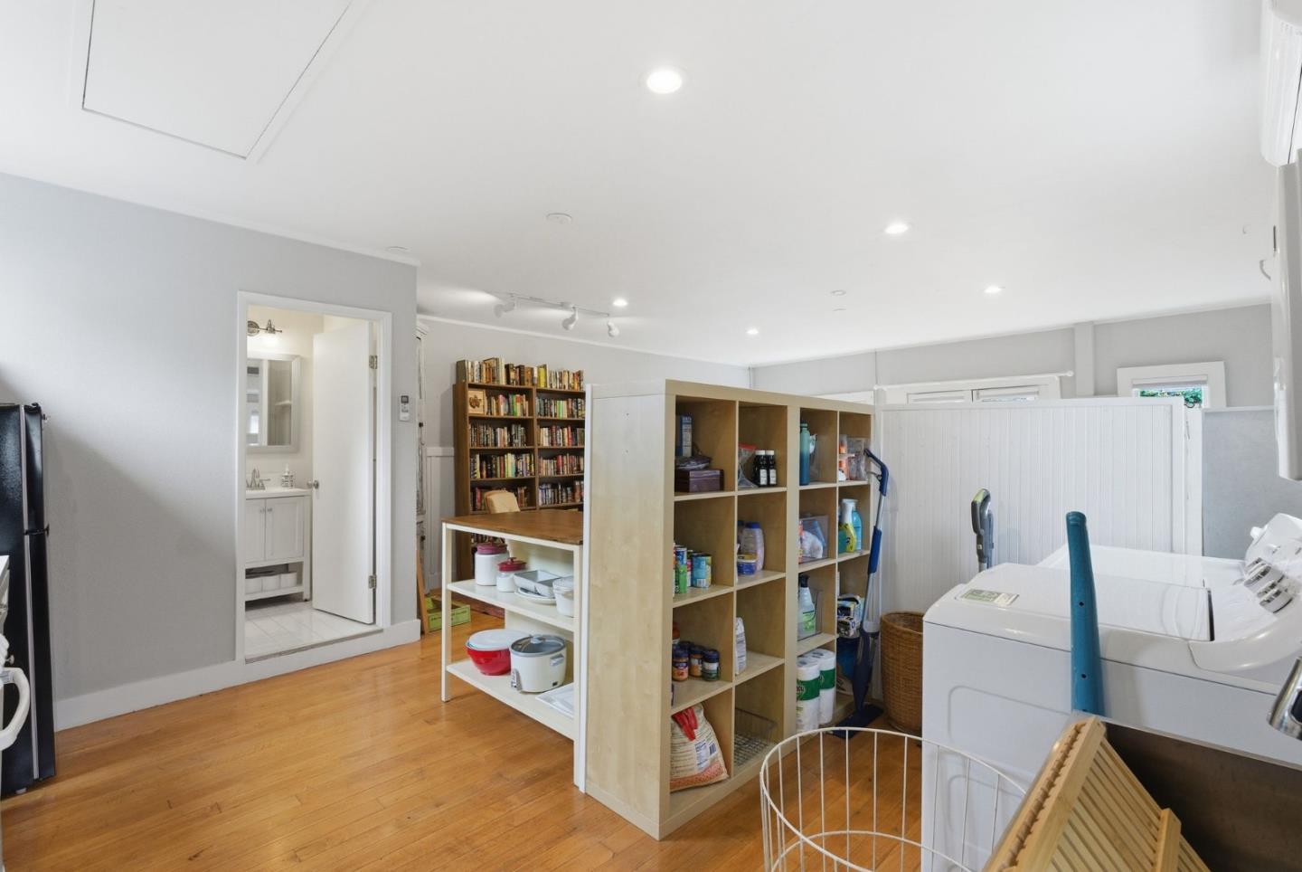 Detail Gallery Image 33 of 52 For 221 Hudson St, Redwood City,  CA 94062 - 4 Beds | 2 Baths