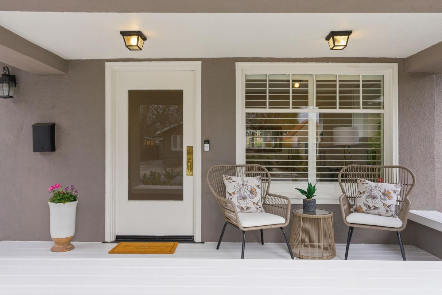 Detail Gallery Image 4 of 52 For 221 Hudson St, Redwood City,  CA 94062 - 4 Beds | 2 Baths