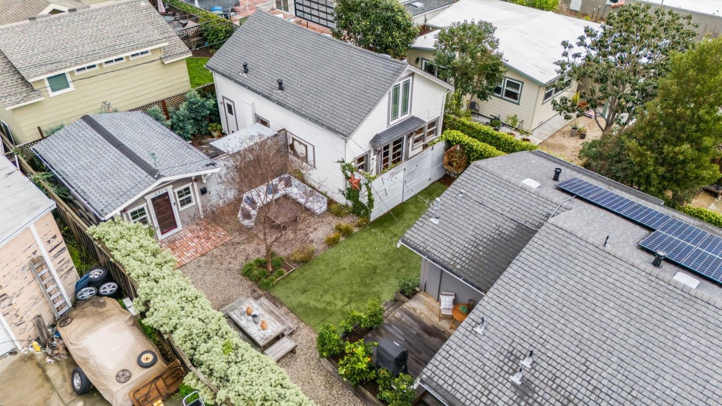 Detail Gallery Image 49 of 52 For 221 Hudson St, Redwood City,  CA 94062 - 4 Beds | 2 Baths