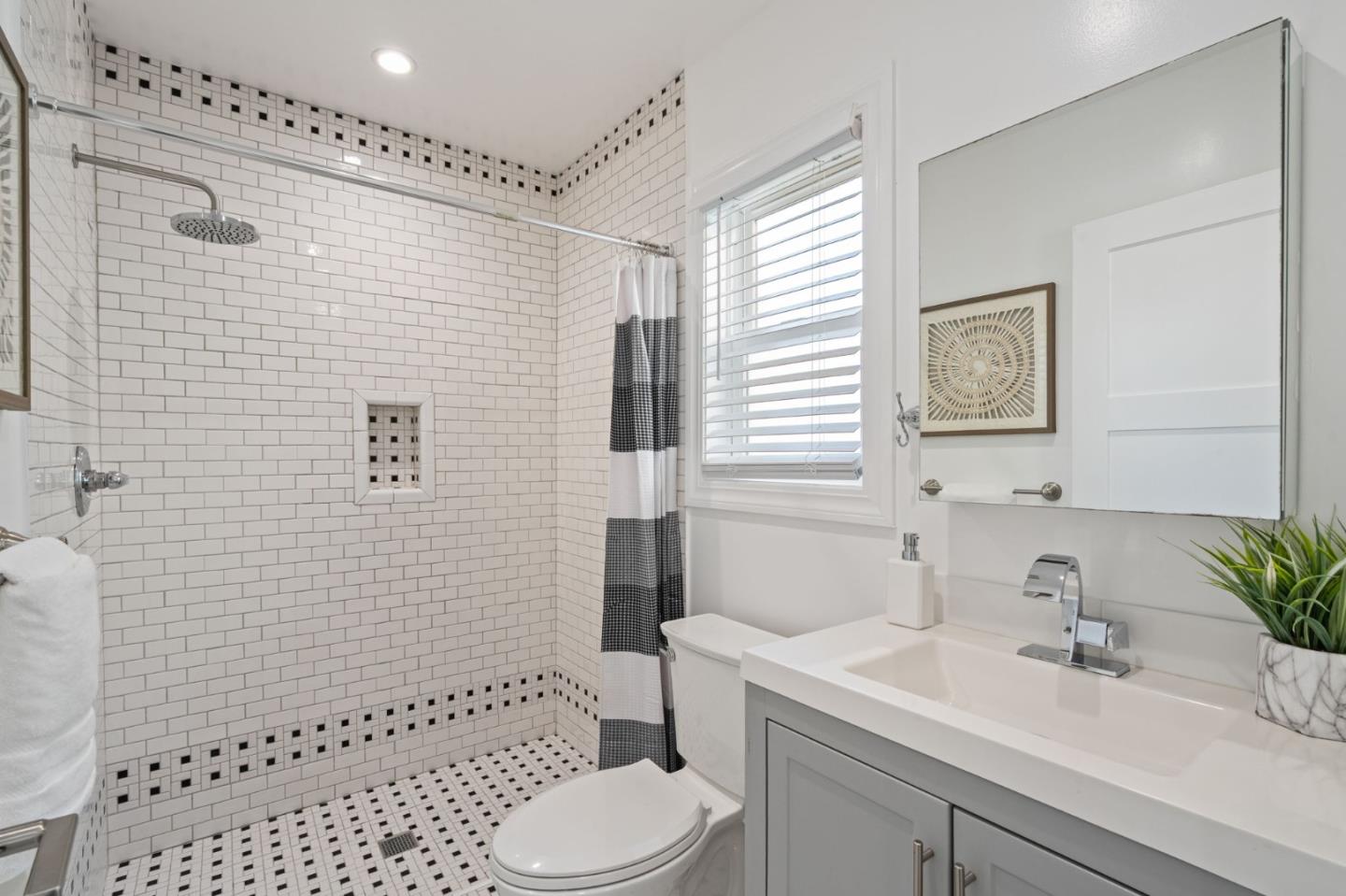 Detail Gallery Image 15 of 21 For 1630 Pine Ave, San Pablo,  CA 94806 - 3 Beds | 2 Baths