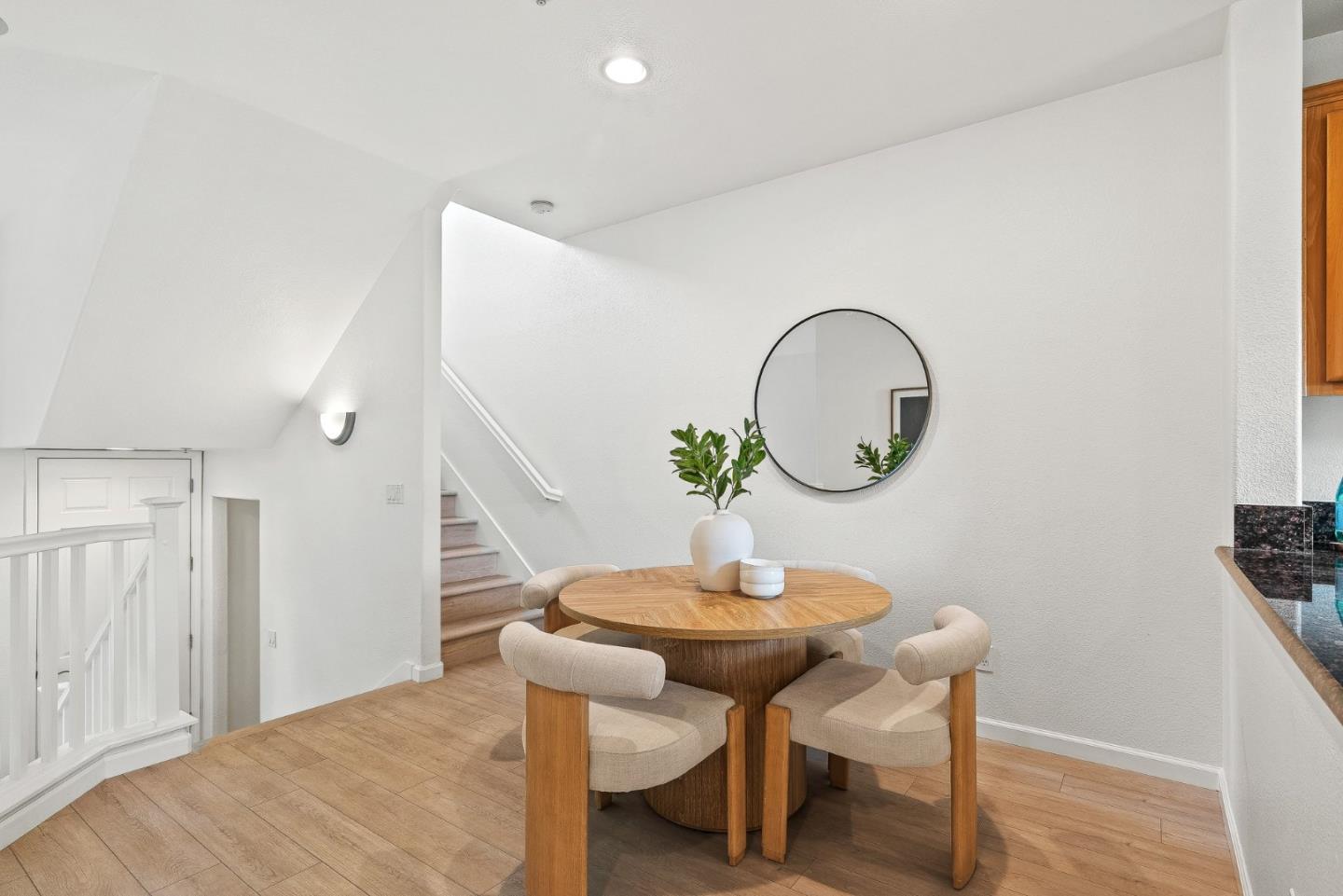 Detail Gallery Image 13 of 36 For 2382 Winepol Loop, San Jose,  CA 95125 - 3 Beds | 3 Baths