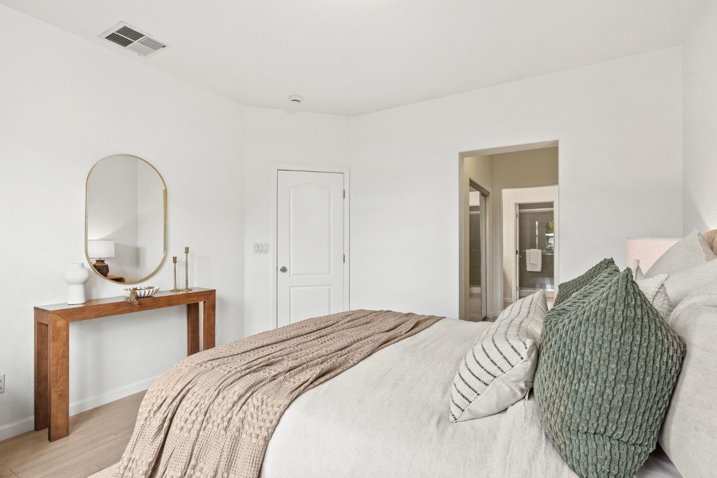 Detail Gallery Image 7 of 36 For 2382 Winepol Loop, San Jose,  CA 95125 - 3 Beds | 3 Baths