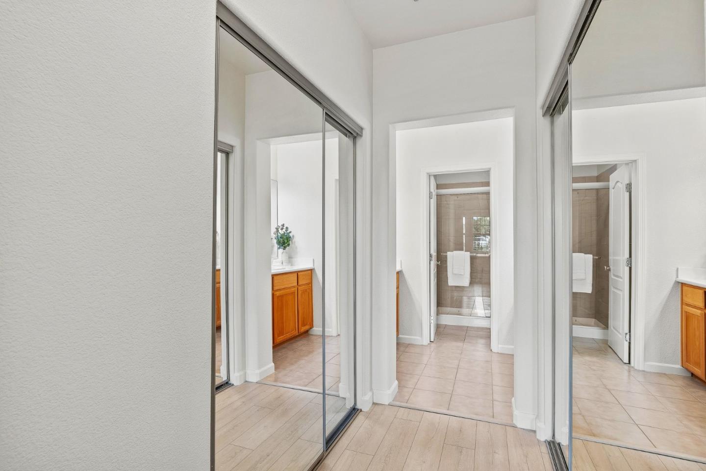 Detail Gallery Image 8 of 36 For 2382 Winepol Loop, San Jose,  CA 95125 - 3 Beds | 3 Baths