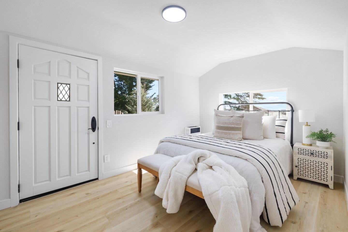 Detail Gallery Image 11 of 40 For 131 Prospect Ct, Santa Cruz,  CA 95065 - 3 Beds | 1/1 Baths