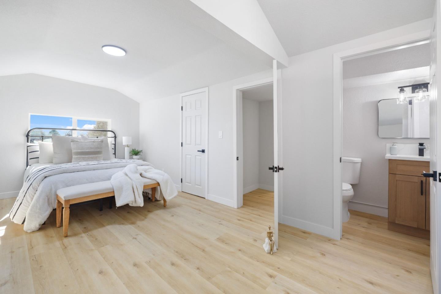 Detail Gallery Image 12 of 40 For 131 Prospect Ct, Santa Cruz,  CA 95065 - 3 Beds | 1/1 Baths