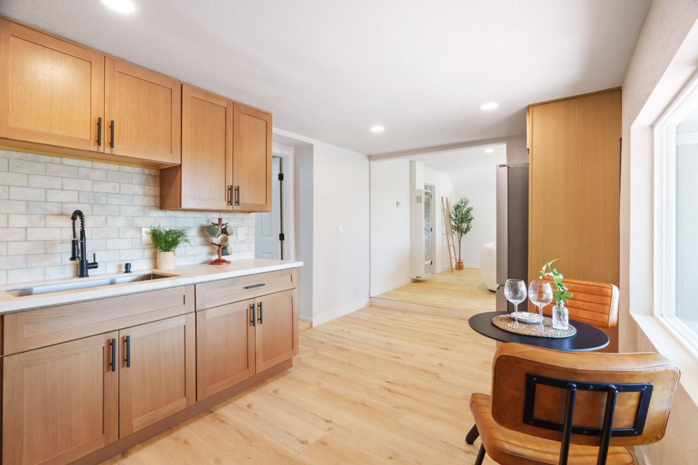 Detail Gallery Image 8 of 40 For 131 Prospect Ct, Santa Cruz,  CA 95065 - 3 Beds | 1/1 Baths