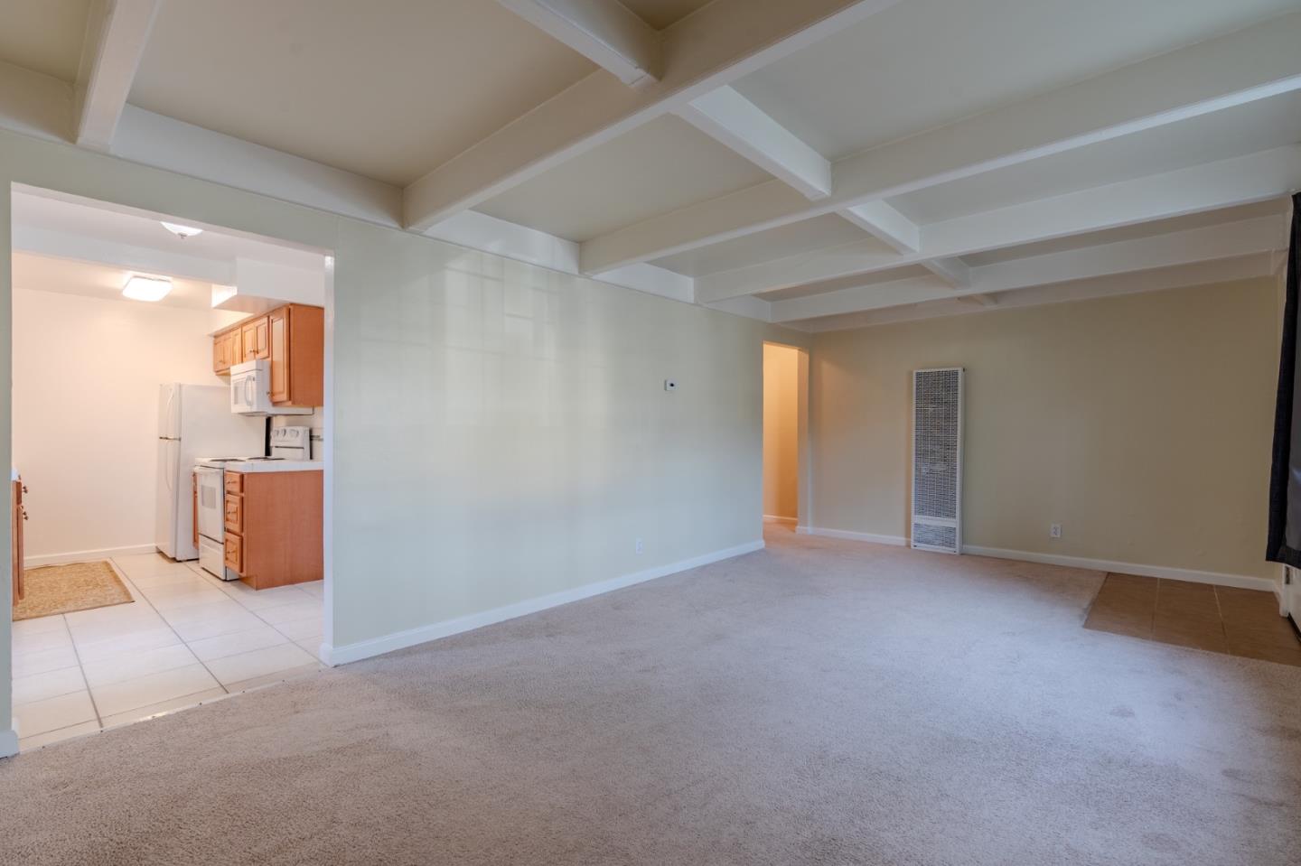 Detail Gallery Image 4 of 13 For 102 Brighton Rd #1,  Pacifica,  CA 94044 - 1 Beds | 1 Baths