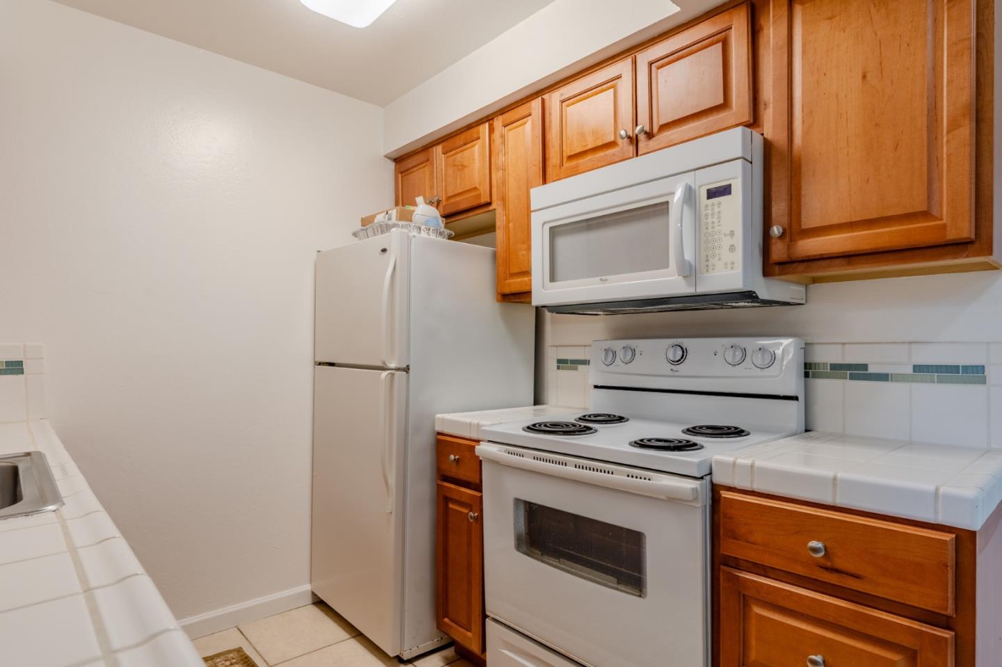 Detail Gallery Image 7 of 13 For 102 Brighton Rd #1,  Pacifica,  CA 94044 - 1 Beds | 1 Baths