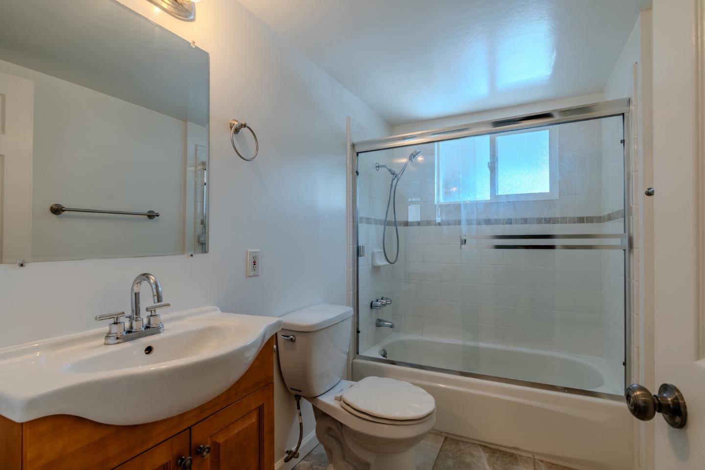 Detail Gallery Image 9 of 13 For 102 Brighton Rd #1,  Pacifica,  CA 94044 - 1 Beds | 1 Baths