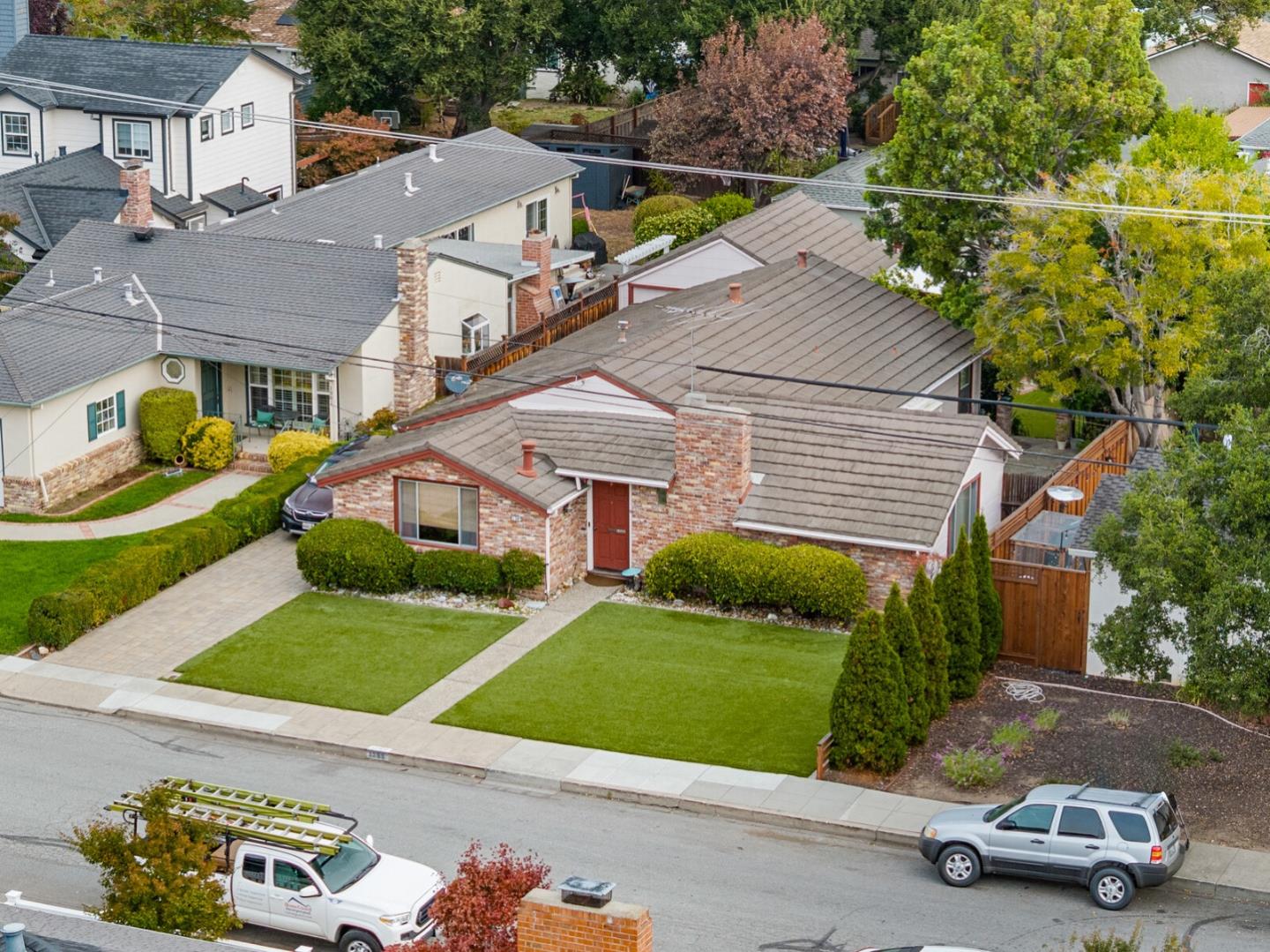 Detail Gallery Image 16 of 18 For 1385 Elm St, San Carlos,  CA 94070 - 3 Beds | 2 Baths