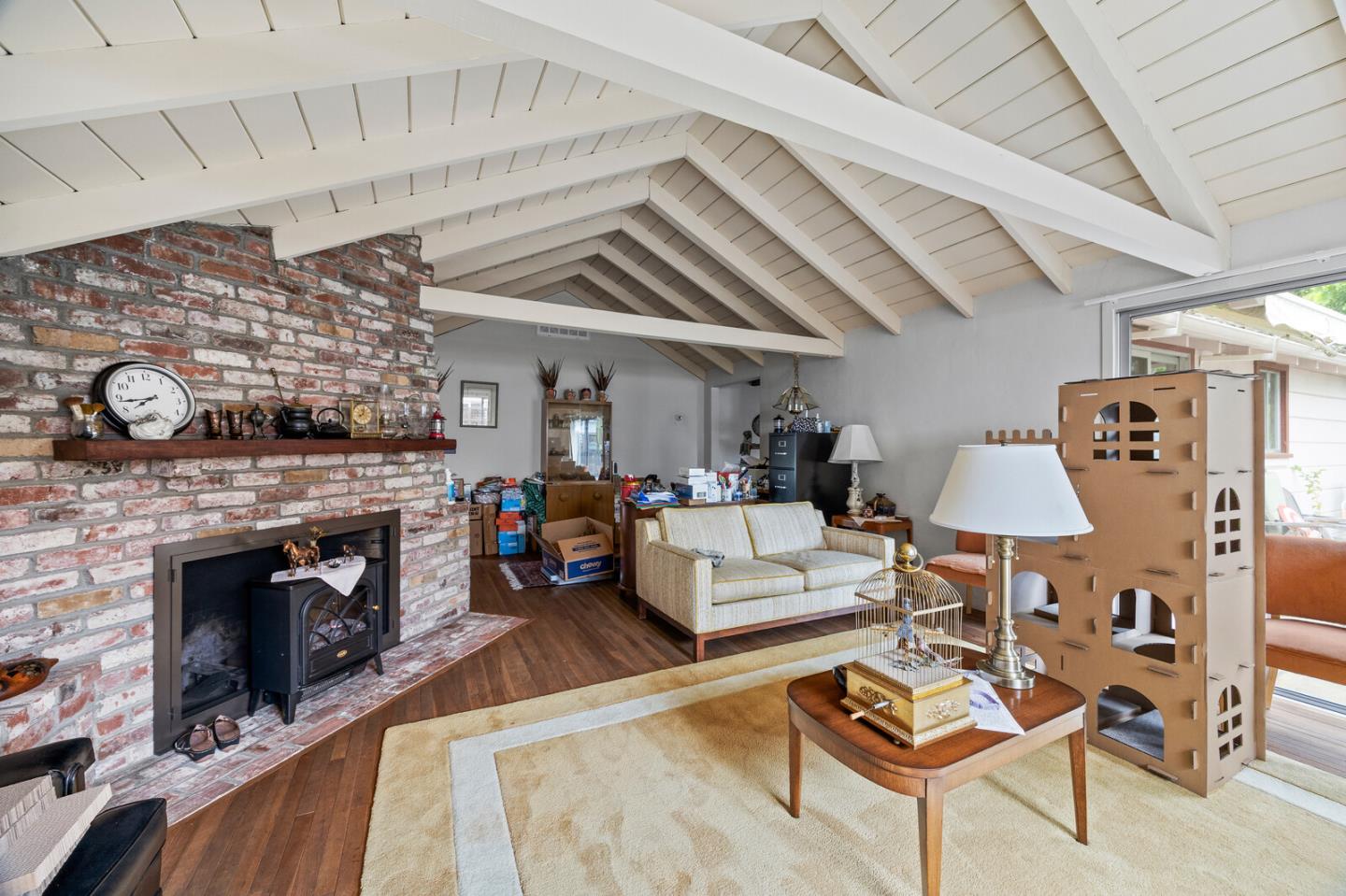 Detail Gallery Image 6 of 18 For 1385 Elm St, San Carlos,  CA 94070 - 3 Beds | 2 Baths