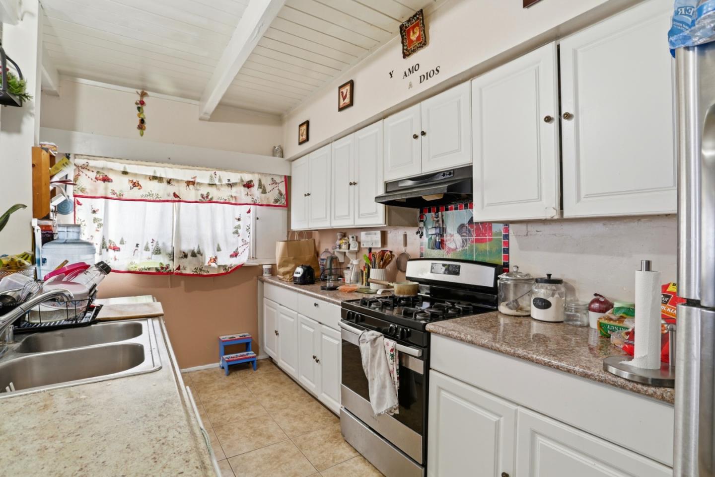 Detail Gallery Image 9 of 12 For 230 Mccreery Ave, San Jose,  CA 95116 - – Beds | – Baths