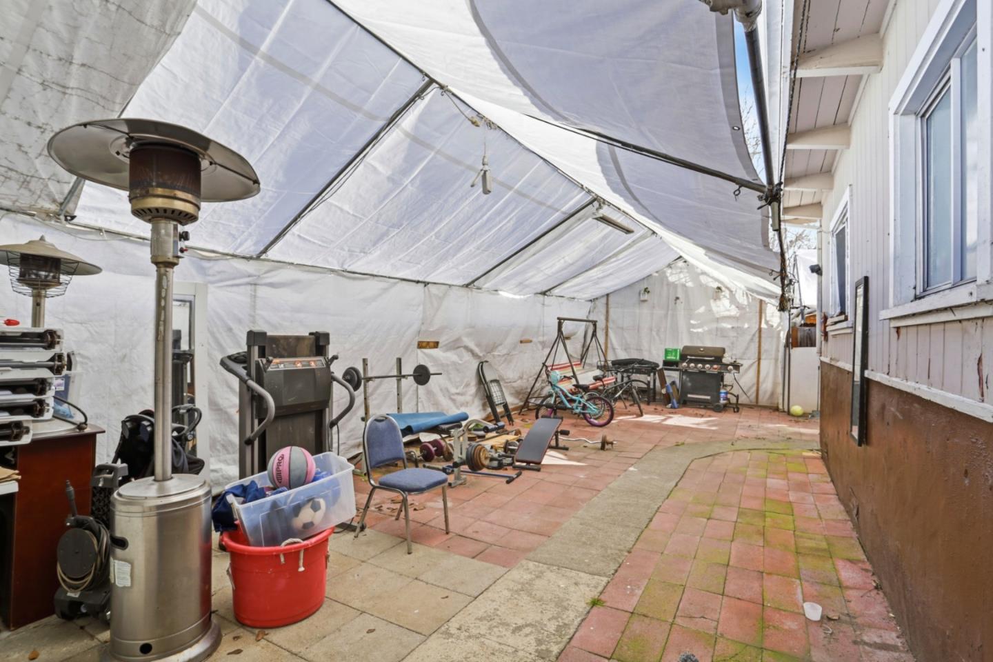 Detail Gallery Image 9 of 9 For 230 Mccreery Ave, San Jose,  CA 95116 - – Beds | – Baths