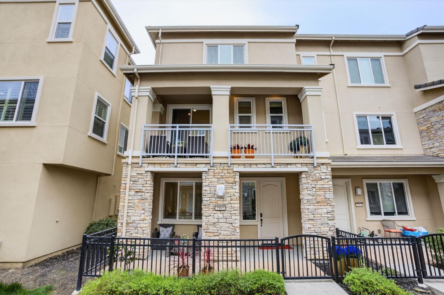 Front Image Thumbnail for ML82033482