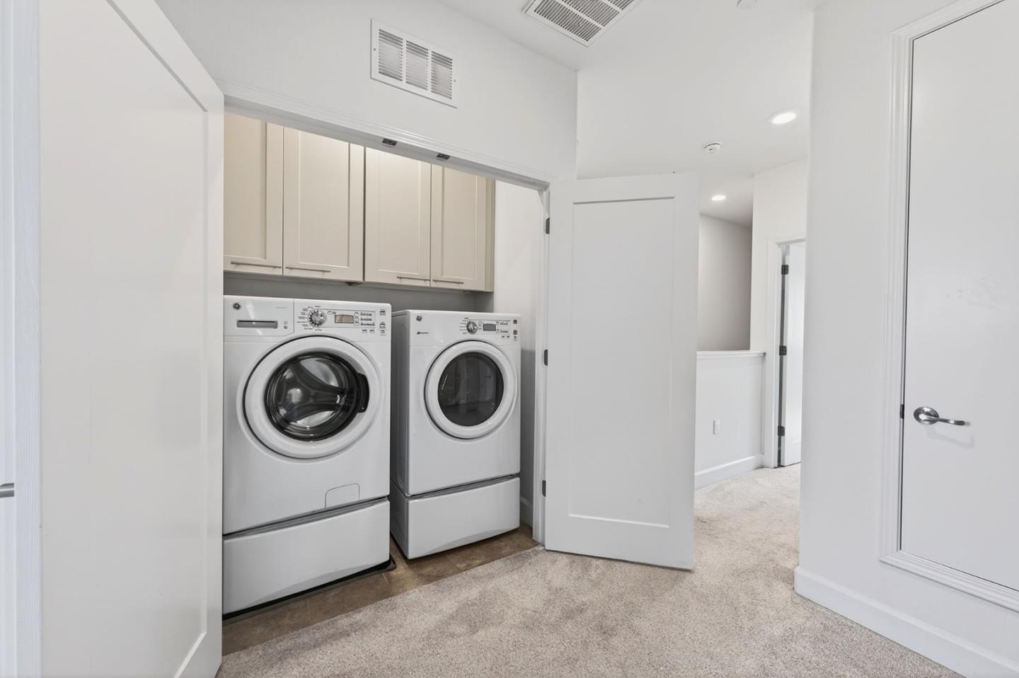 Detail Gallery Image 27 of 53 For 5965 Woodspring Loop, San Jose,  CA 95123 - 4 Beds | 3/1 Baths