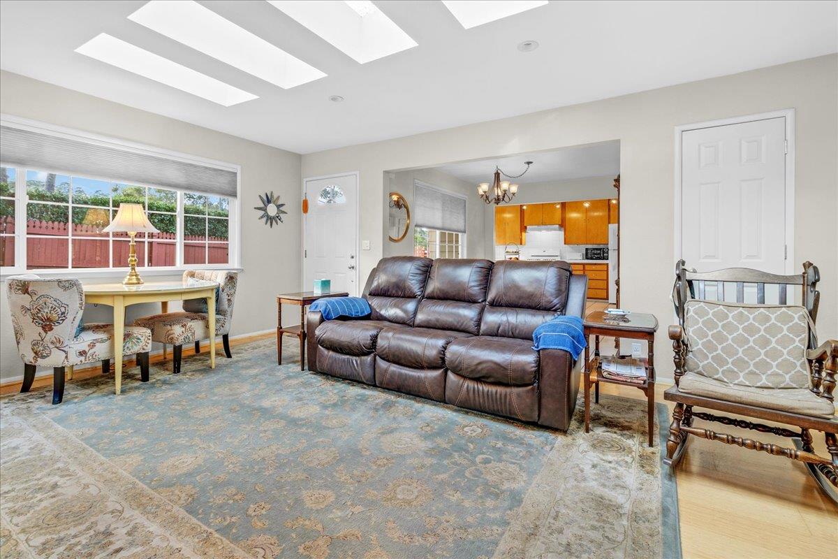 Detail Gallery Image 10 of 42 For 1291 Pacific St, Monterey,  CA 93940 - 3 Beds | 2 Baths