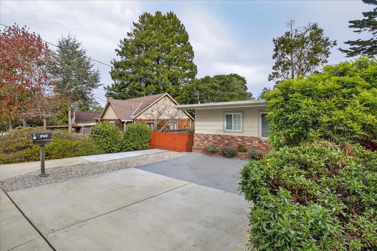 Detail Gallery Image 6 of 42 For 1291 Pacific St, Monterey,  CA 93940 - 3 Beds | 2 Baths