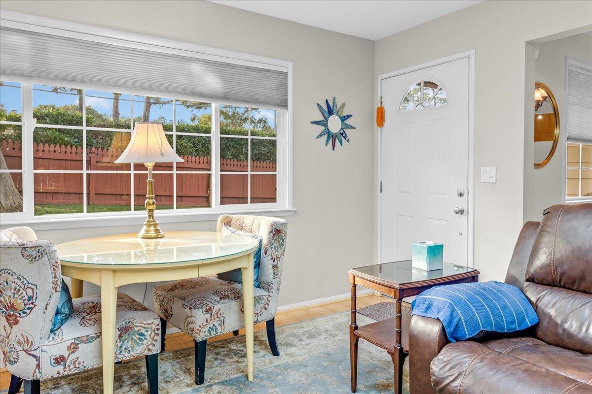 Detail Gallery Image 8 of 42 For 1291 Pacific St, Monterey,  CA 93940 - 3 Beds | 2 Baths