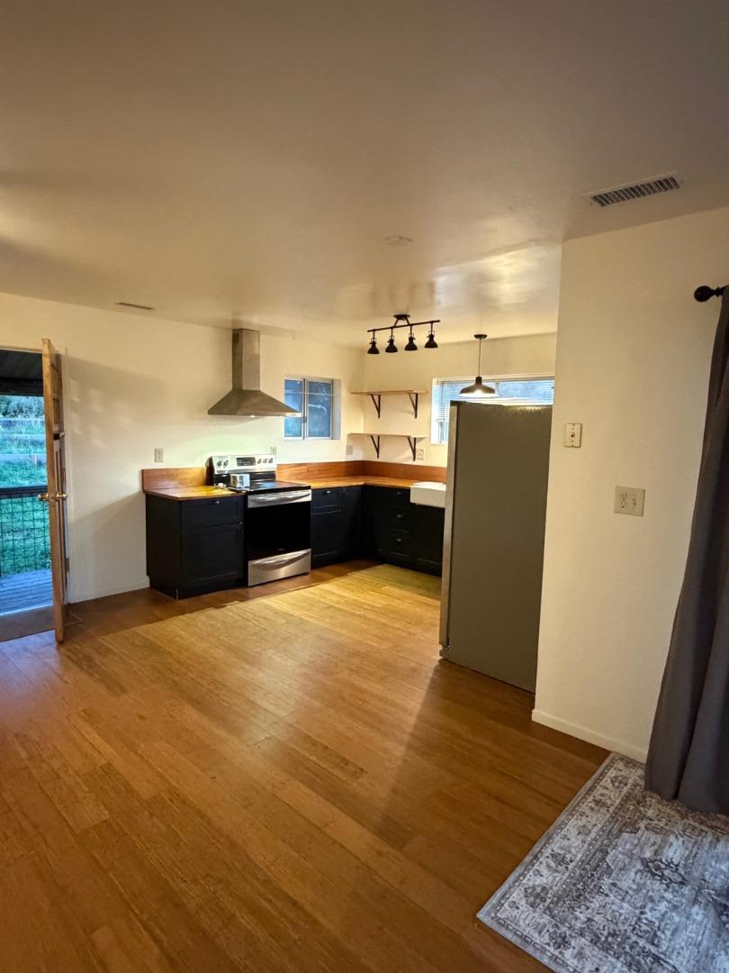 Detail Gallery Image 14 of 32 For 11100 La Honda Rd, Redwood City,  CA 94062 - 2 Beds | 1 Baths