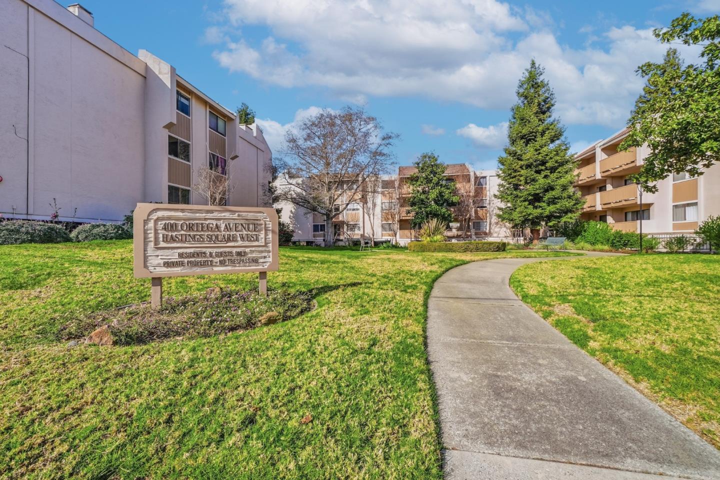 Detail Gallery Image 2 of 37 For 400 Ortega Ave #216,  Mountain View,  CA 94040 - 2 Beds | 2 Baths
