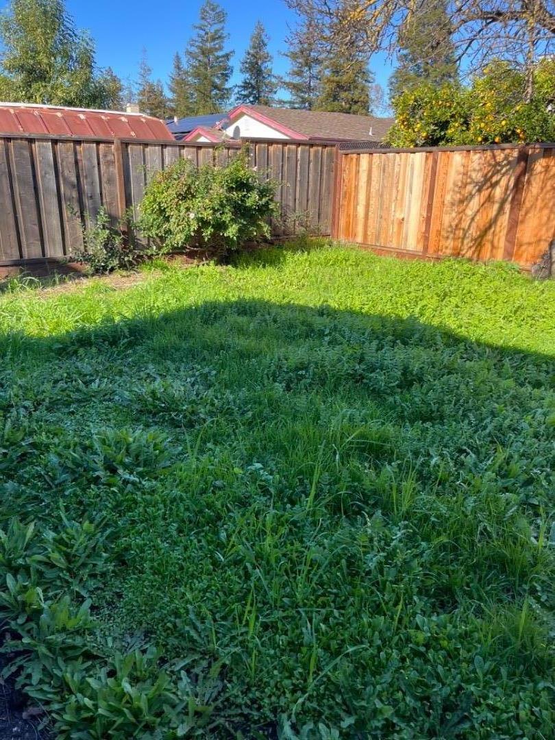 Detail Gallery Image 2 of 3 For 301 Colville Dr, San Jose,  CA 95123 - 3 Beds | 2 Baths