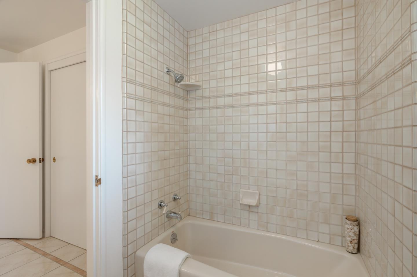 Detail Gallery Image 14 of 26 For 1461 Barton Dr, Sunnyvale,  CA 94087 - 4 Beds | 2 Baths