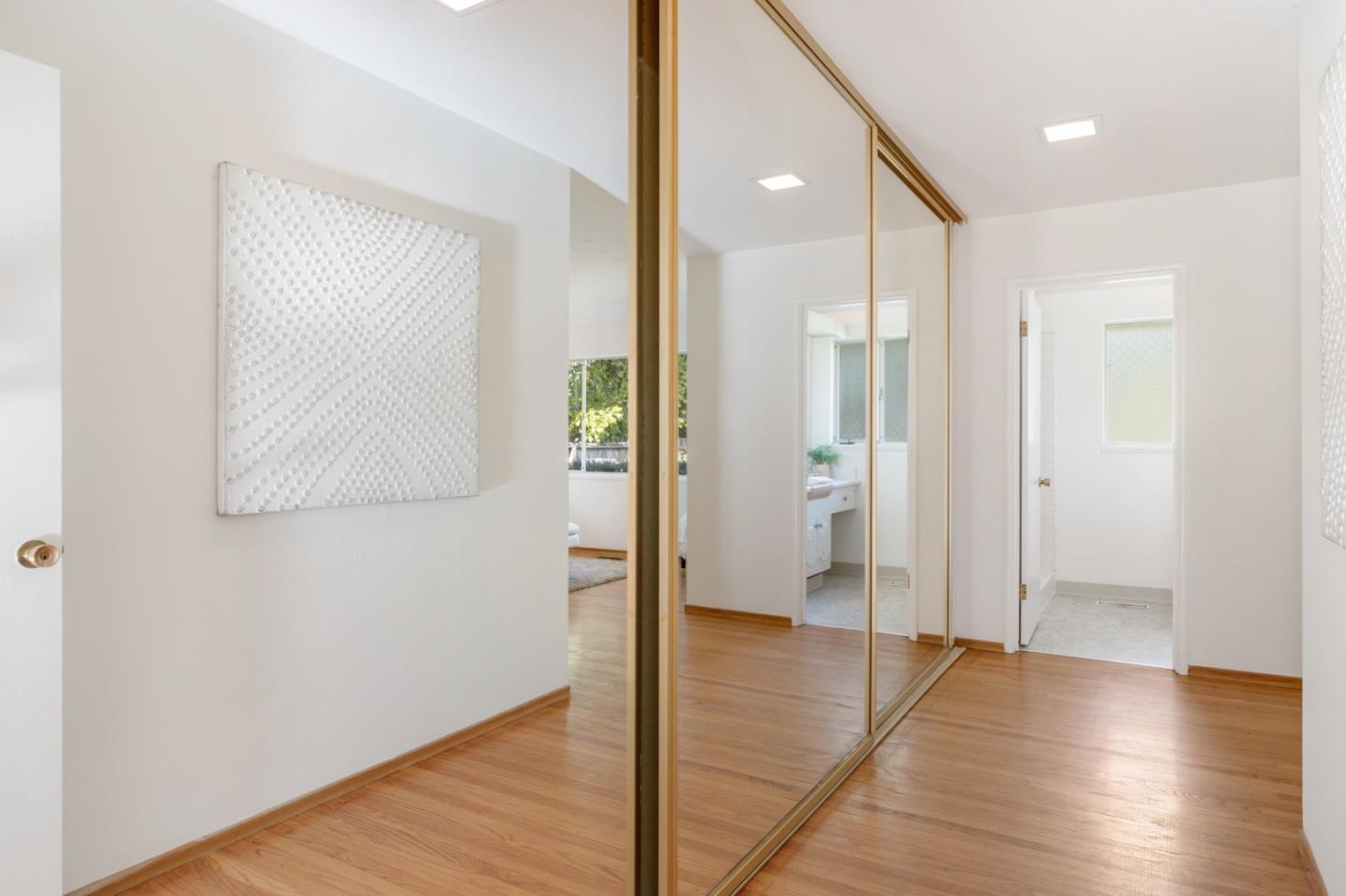 Detail Gallery Image 16 of 26 For 1461 Barton Dr, Sunnyvale,  CA 94087 - 4 Beds | 2 Baths