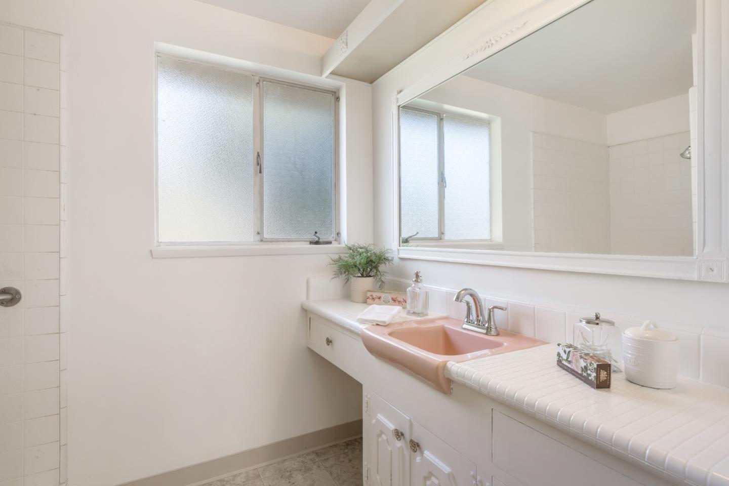 Detail Gallery Image 18 of 26 For 1461 Barton Dr, Sunnyvale,  CA 94087 - 4 Beds | 2 Baths