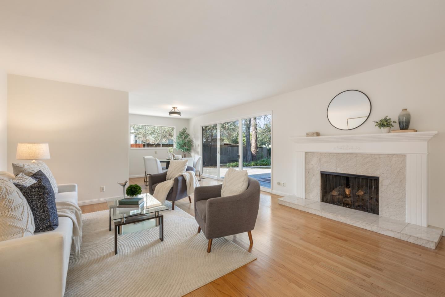 Detail Gallery Image 6 of 26 For 1461 Barton Dr, Sunnyvale,  CA 94087 - 4 Beds | 2 Baths