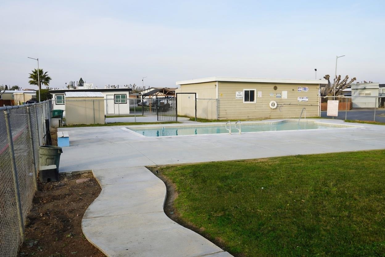 Detail Gallery Image 16 of 17 For 436 N Mercey Springs Rd #69,  Los Banos,  CA 93635 - 2 Beds | 2 Baths