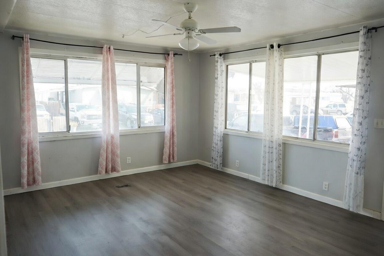 Detail Gallery Image 4 of 17 For 436 N Mercey Springs Rd #69,  Los Banos,  CA 93635 - 2 Beds | 2 Baths