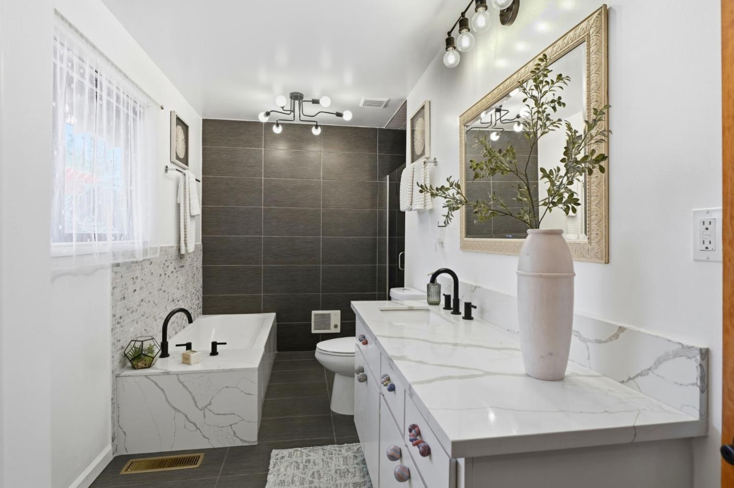 Detail Gallery Image 18 of 36 For 2 No Name Rd, Los Gatos,  CA 95033 - 3 Beds | 2 Baths