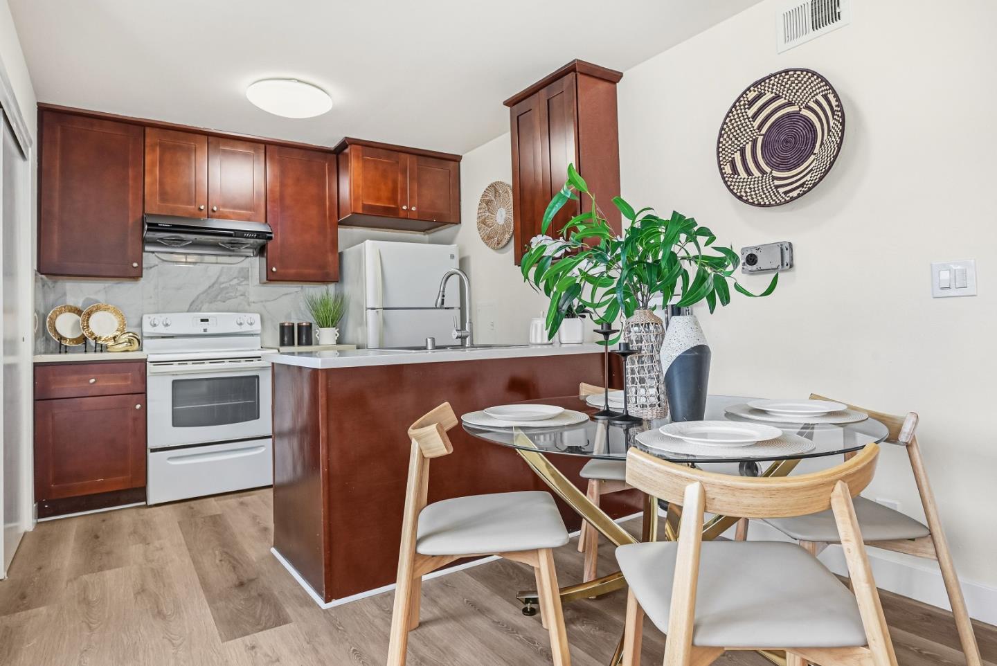 Detail Gallery Image 6 of 23 For 2505 Golzio Ct #1,  San Jose,  CA 95133 - 2 Beds | 1 Baths