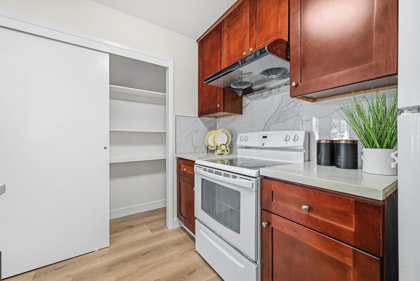 Detail Gallery Image 8 of 23 For 2505 Golzio Ct #1,  San Jose,  CA 95133 - 2 Beds | 1 Baths