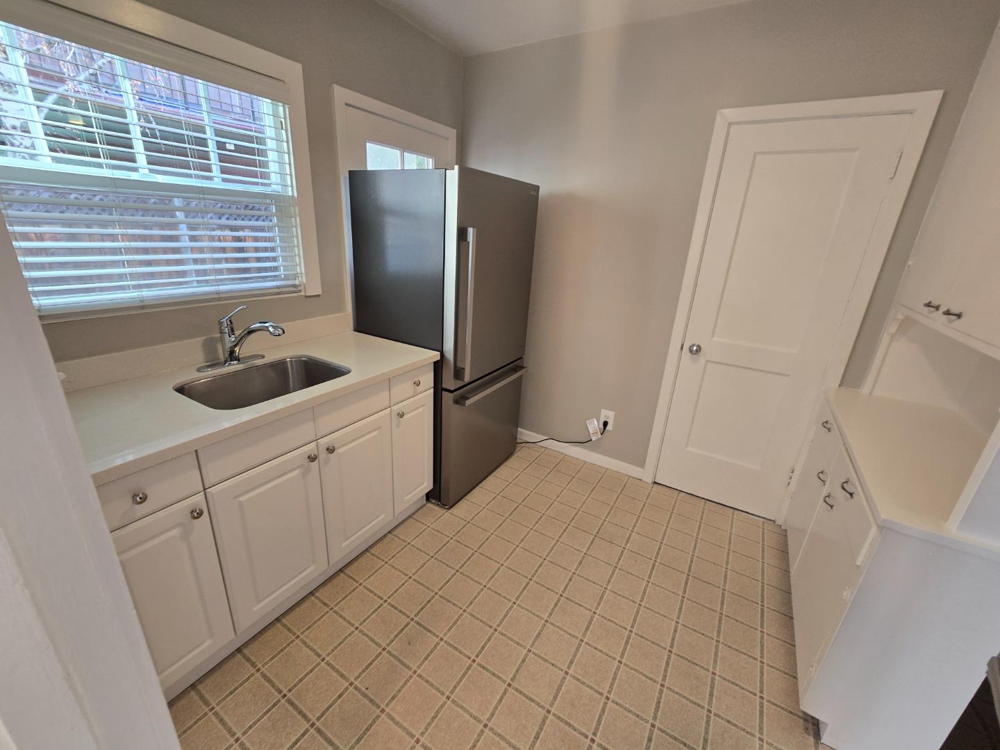 Detail Gallery Image 14 of 20 For 1218 Bellevue Ave #4,  Burlingame,  CA 94010 - 1 Beds | 1 Baths