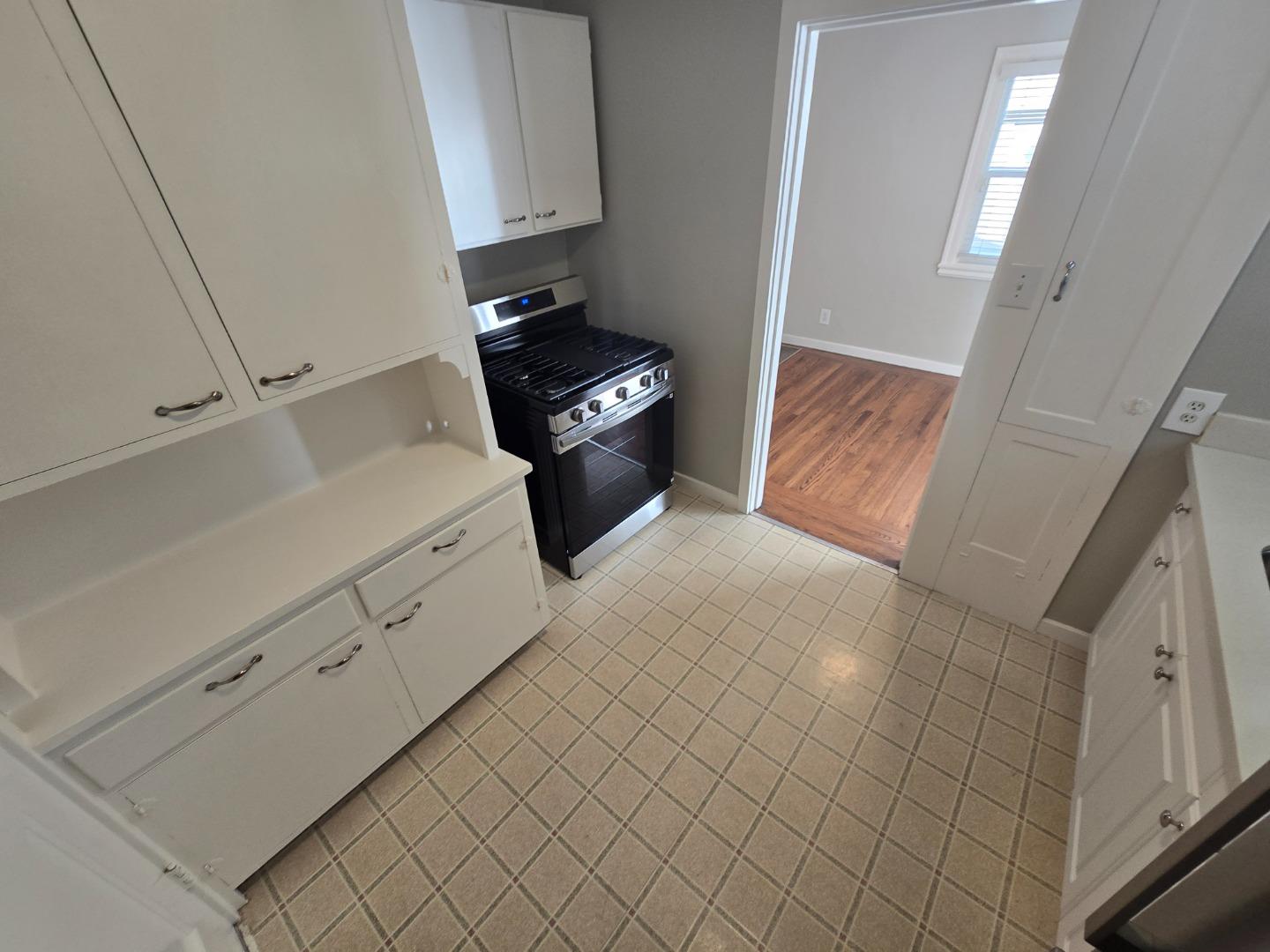 Detail Gallery Image 15 of 20 For 1218 Bellevue Ave #4,  Burlingame,  CA 94010 - 1 Beds | 1 Baths