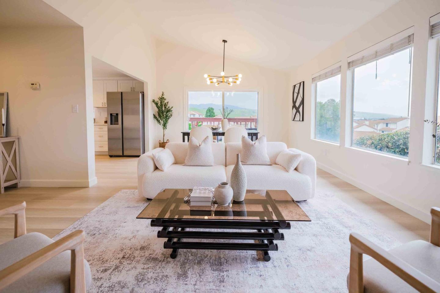 Detail Gallery Image 11 of 33 For 420 via Primavera Dr, San Jose,  CA 95111 - 3 Beds | 3 Baths