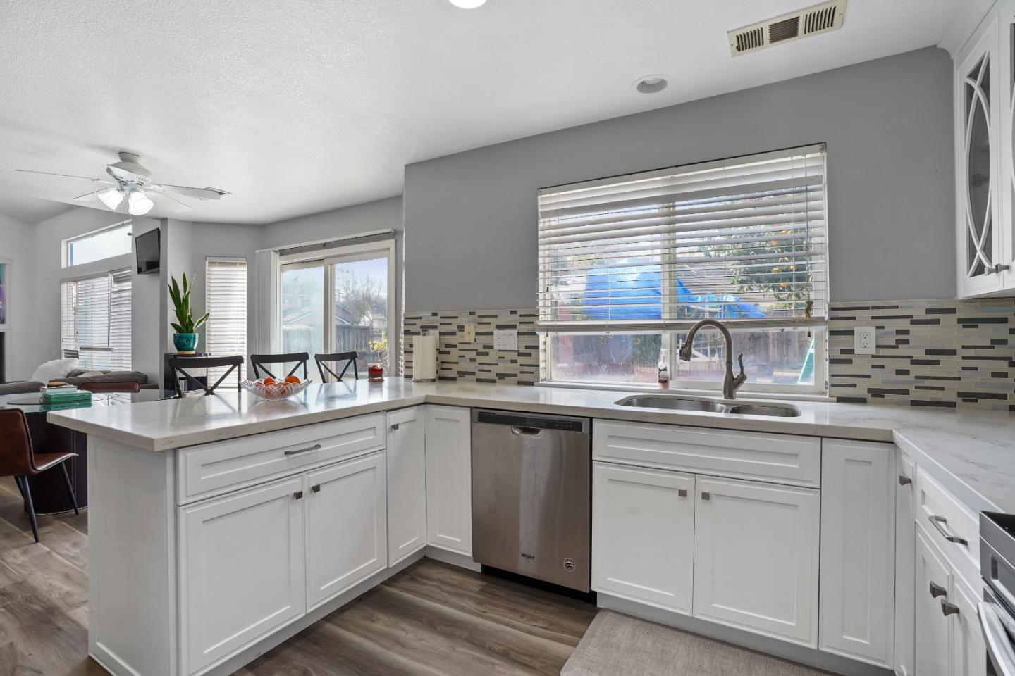 Detail Gallery Image 12 of 45 For 5301 Sage Ct, Stockton,  CA 95219 - 3 Beds | 2/1 Baths