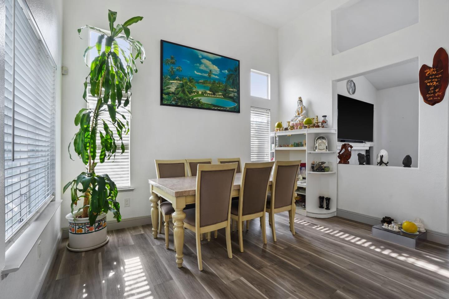 Detail Gallery Image 3 of 45 For 5301 Sage Ct, Stockton,  CA 95219 - 3 Beds | 2/1 Baths