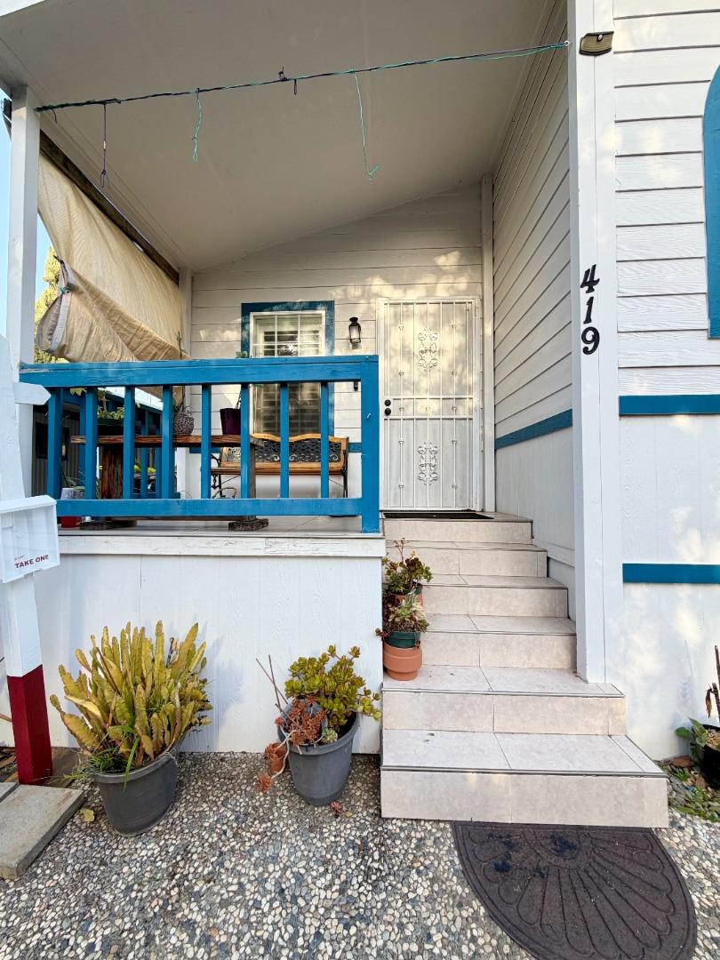 Detail Gallery Image 2 of 25 For 411 Lewis Rd #419,  San Jose,  CA 95111 - 3 Beds | 2 Baths