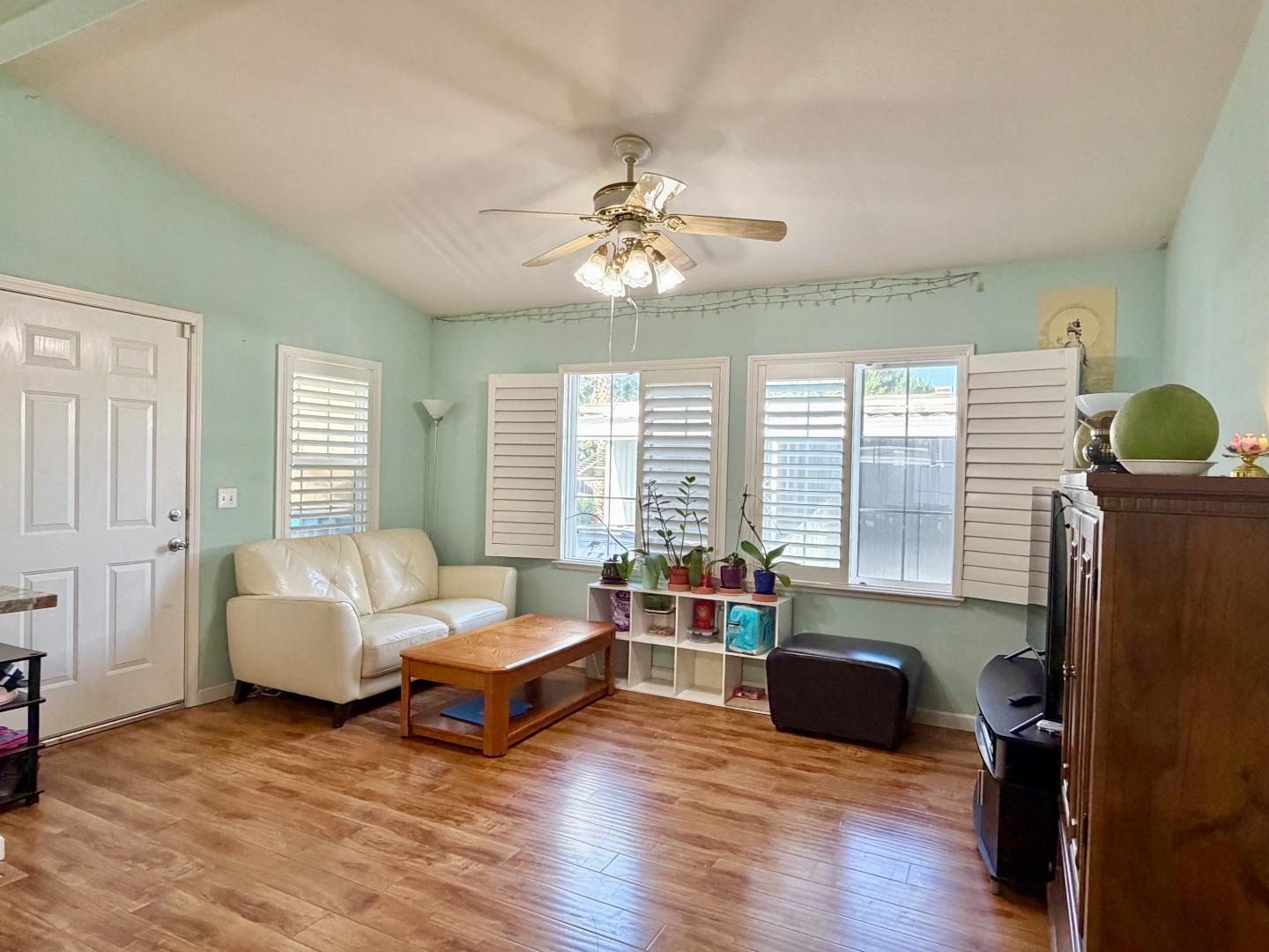 Detail Gallery Image 6 of 25 For 411 Lewis Rd #419,  San Jose,  CA 95111 - 3 Beds | 2 Baths