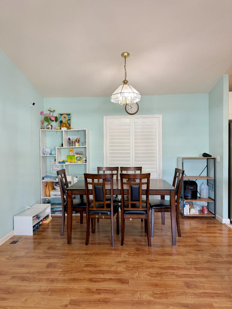 Detail Gallery Image 7 of 25 For 411 Lewis Rd #419,  San Jose,  CA 95111 - 3 Beds | 2 Baths