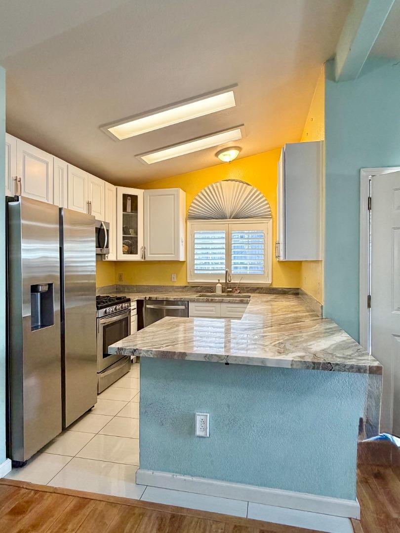 Detail Gallery Image 9 of 25 For 411 Lewis Rd #419,  San Jose,  CA 95111 - 3 Beds | 2 Baths