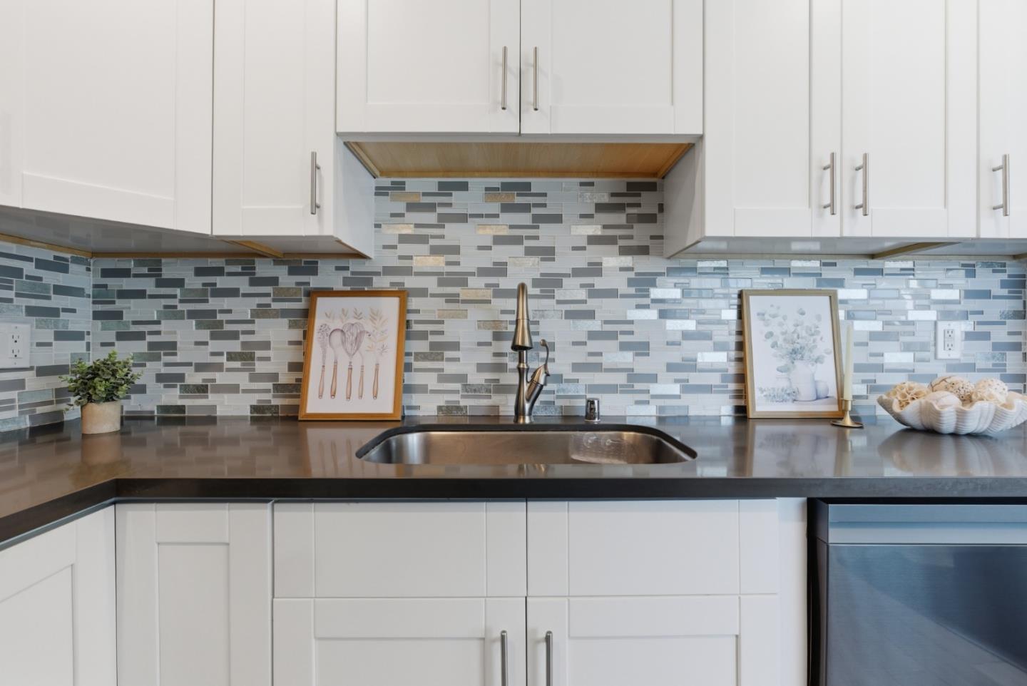 Detail Gallery Image 10 of 32 For 864 Alta Loma Dr, South San Francisco,  CA 94080 - 3 Beds | 1 Baths