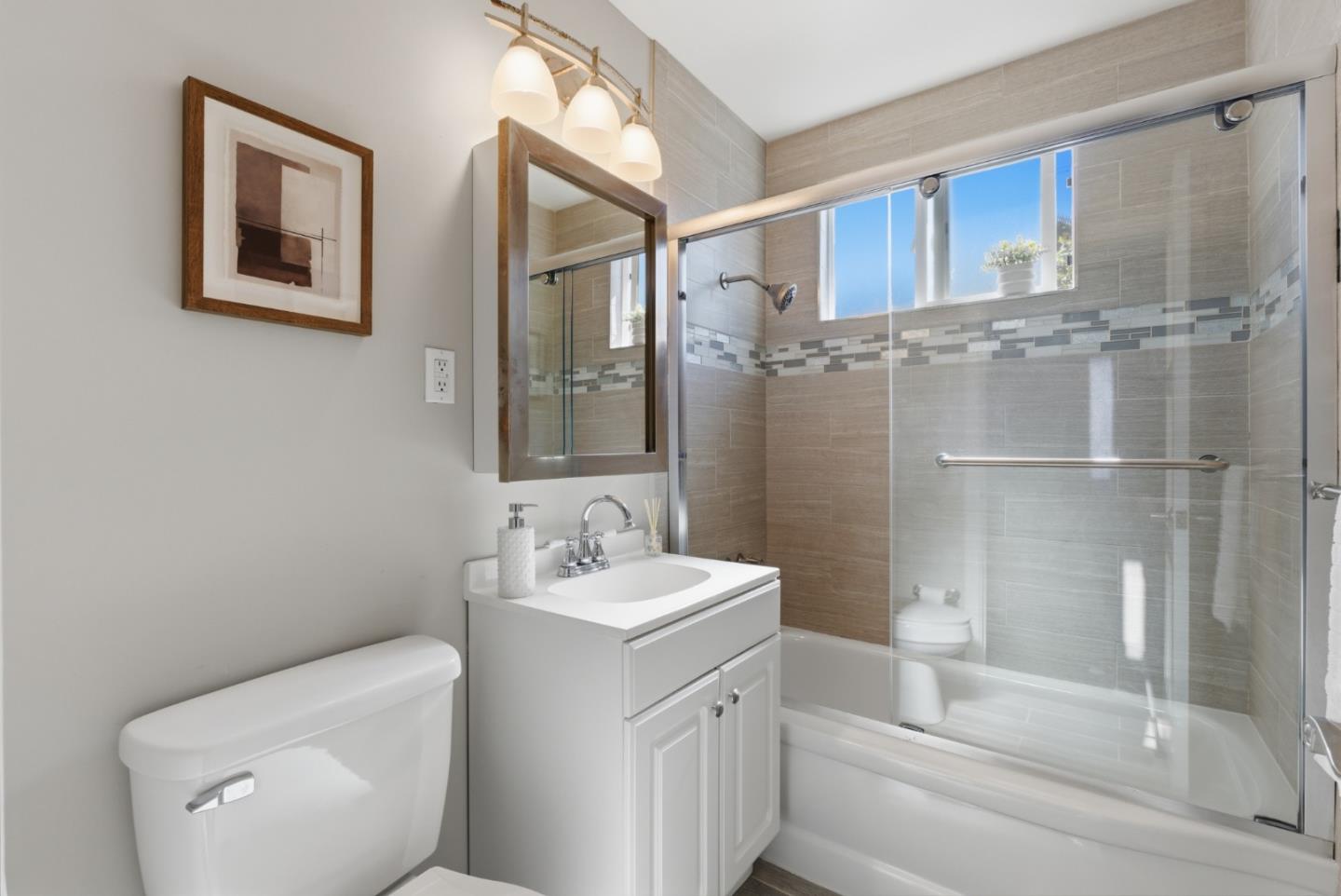 Detail Gallery Image 23 of 32 For 864 Alta Loma Dr, South San Francisco,  CA 94080 - 3 Beds | 1 Baths