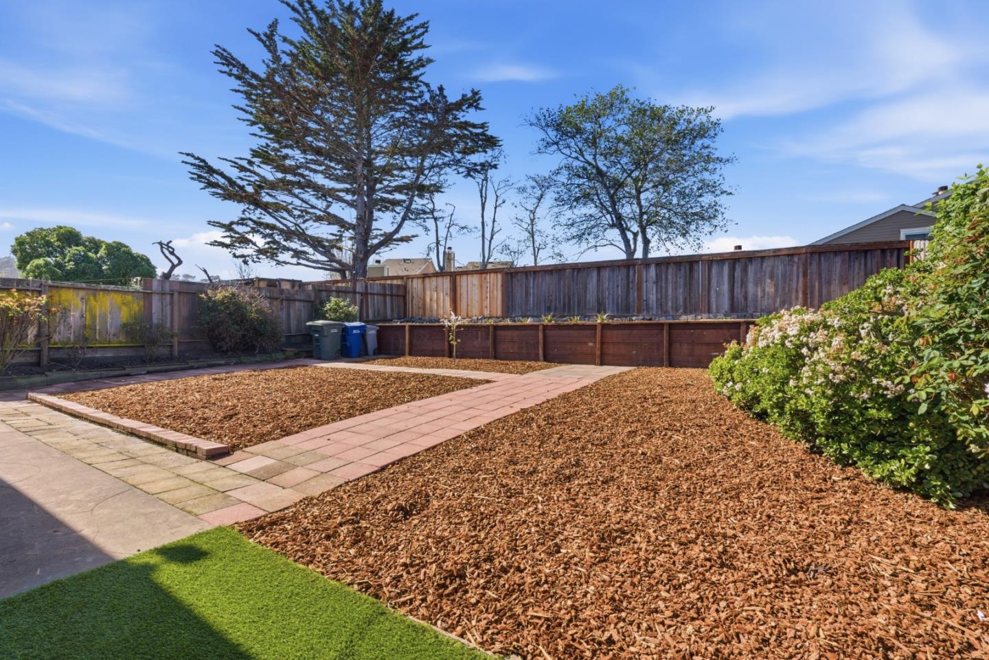 Detail Gallery Image 28 of 32 For 864 Alta Loma Dr, South San Francisco,  CA 94080 - 3 Beds | 1 Baths