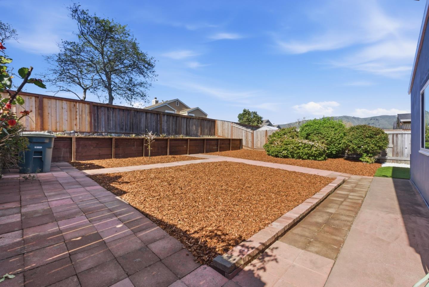 Detail Gallery Image 30 of 32 For 864 Alta Loma Dr, South San Francisco,  CA 94080 - 3 Beds | 1 Baths