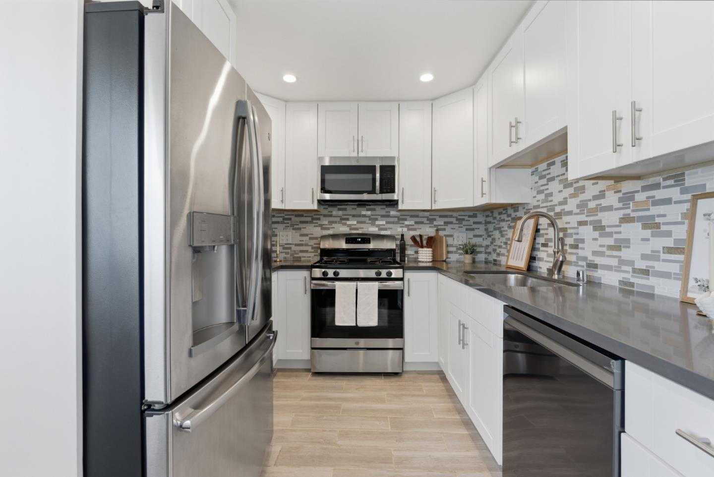 Detail Gallery Image 9 of 32 For 864 Alta Loma Dr, South San Francisco,  CA 94080 - 3 Beds | 1 Baths