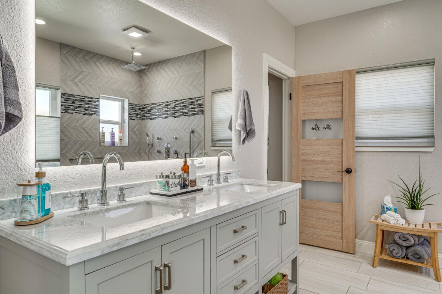 Detail Gallery Image 15 of 43 For 1944 Windward Pt, Discovery Bay,  CA 94505 - 5 Beds | 3 Baths