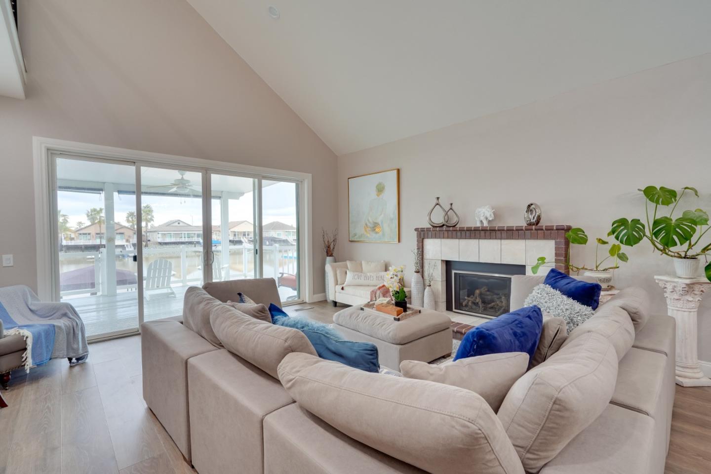 Detail Gallery Image 3 of 43 For 1944 Windward Pt, Discovery Bay,  CA 94505 - 5 Beds | 3 Baths